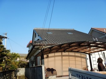地上から見た天窓(完工写真)