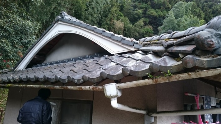 葺き替え現場の外観