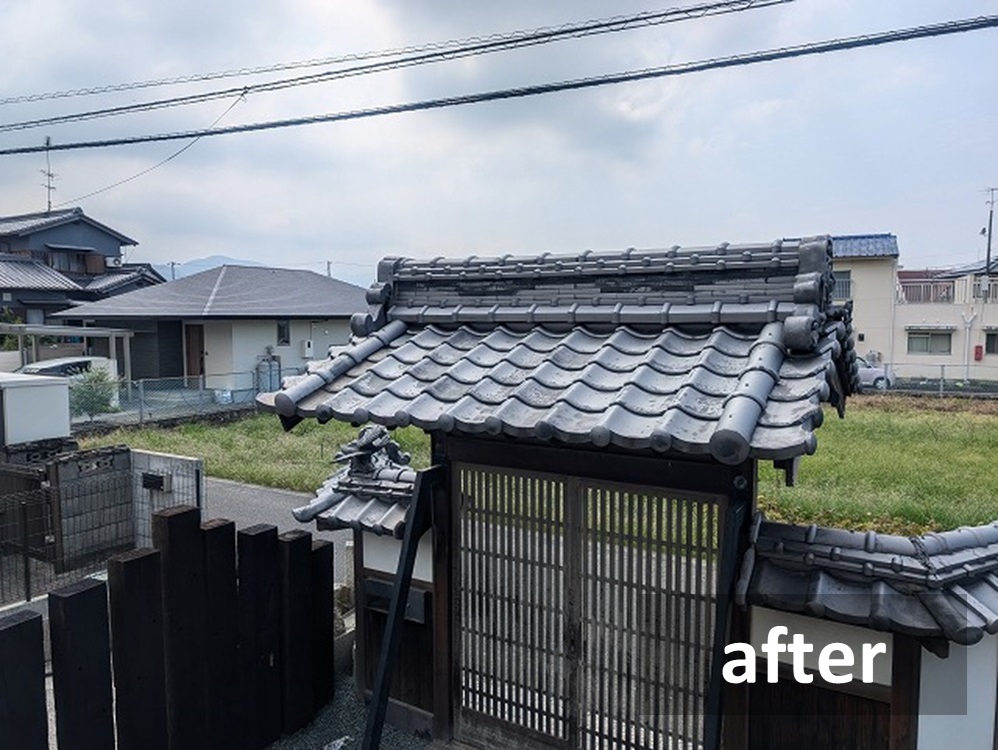 菊間瓦屋根の門