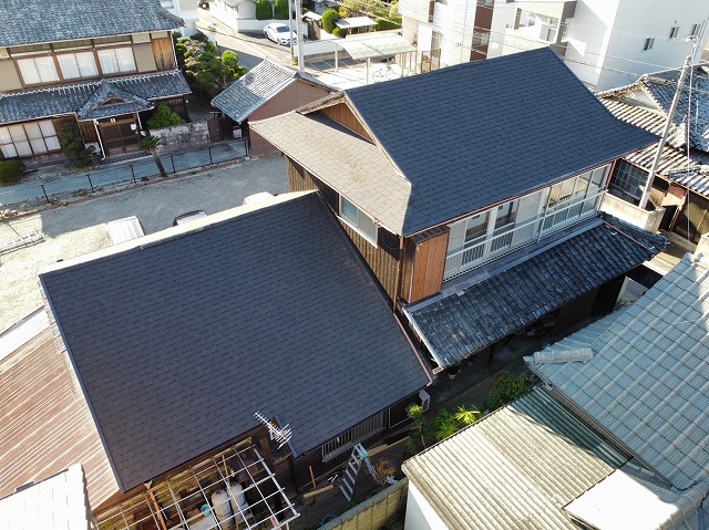 屋根リフォームした木造2階建て住宅